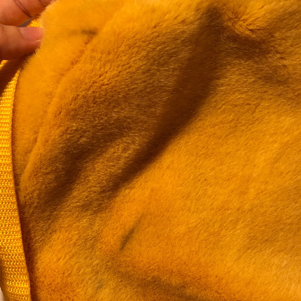 Vintage Disney Y2K Plush Winnie the Pooh Face Backpack - Picture 5 of 6